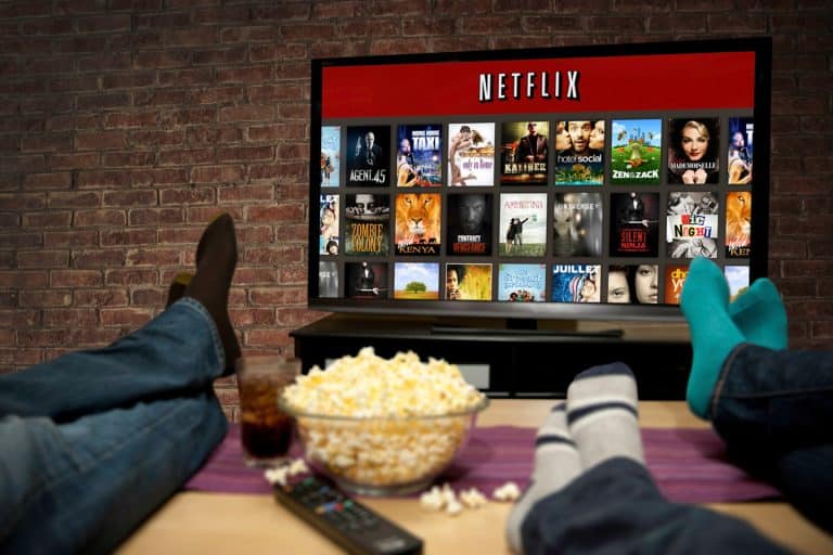 Pourquoi Netflix diffuse-t-elle les saisons en une seule fois ?