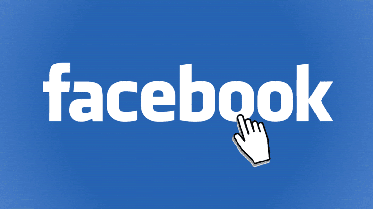Facebook redéfinit ses applications Web et mobiles