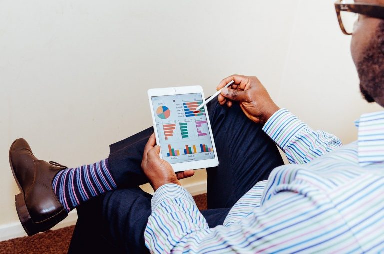 Quelle est la prochaine étape après un licenciement dans une entreprise digitale ?