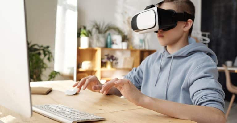 Comment devenir un expert en réalité augmentée pour les jeux vidéo sur mobile ?