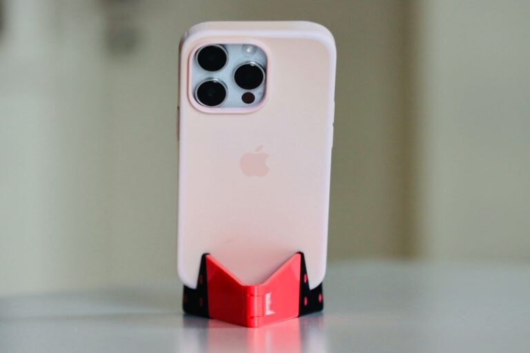 Quels sont les accessoires indispensables pour tout geek fan de smartphone ?