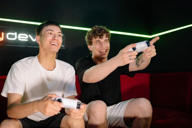 Comment devenir spécialiste en création et développement de jeux vidéo geek ?